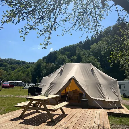 Camp *