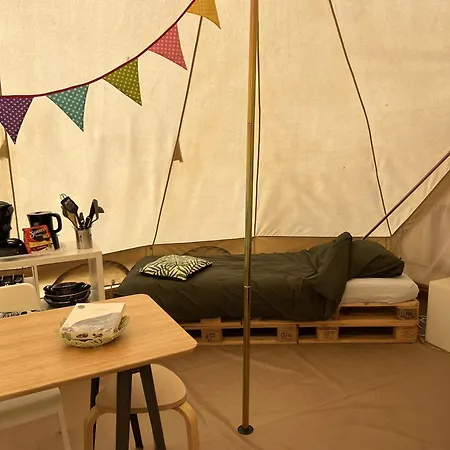 Camp Luxury tent